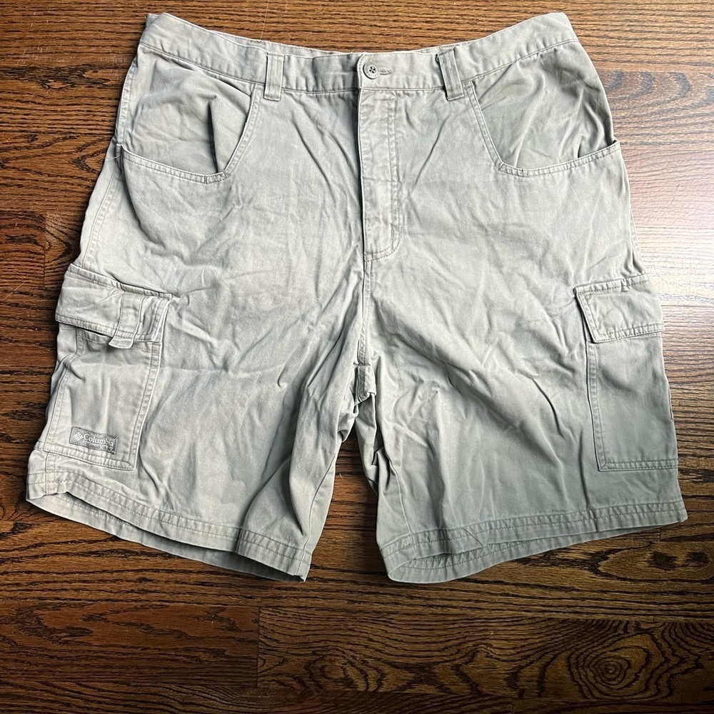 Columbia men’s cargo shorts size 38 gray cotton
